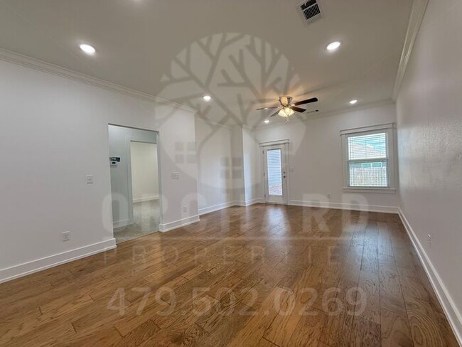 Building Photo - Garrison | Duplex with Garage in Siloam Springs!