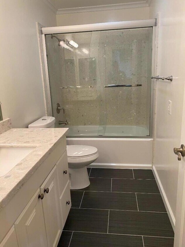 Primary Photo - 294 Stonegate Cir