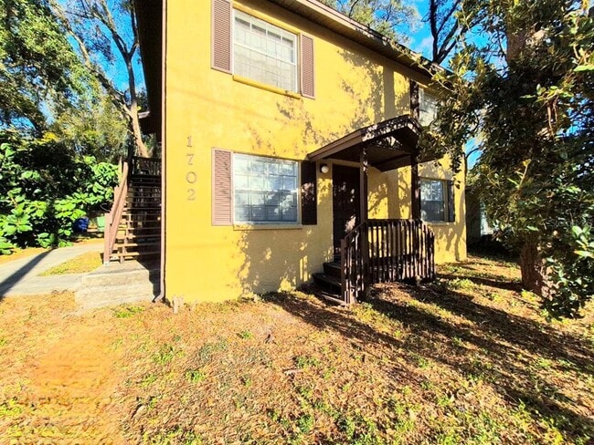 Foto del edificio - 1702 E Mulberry Dr