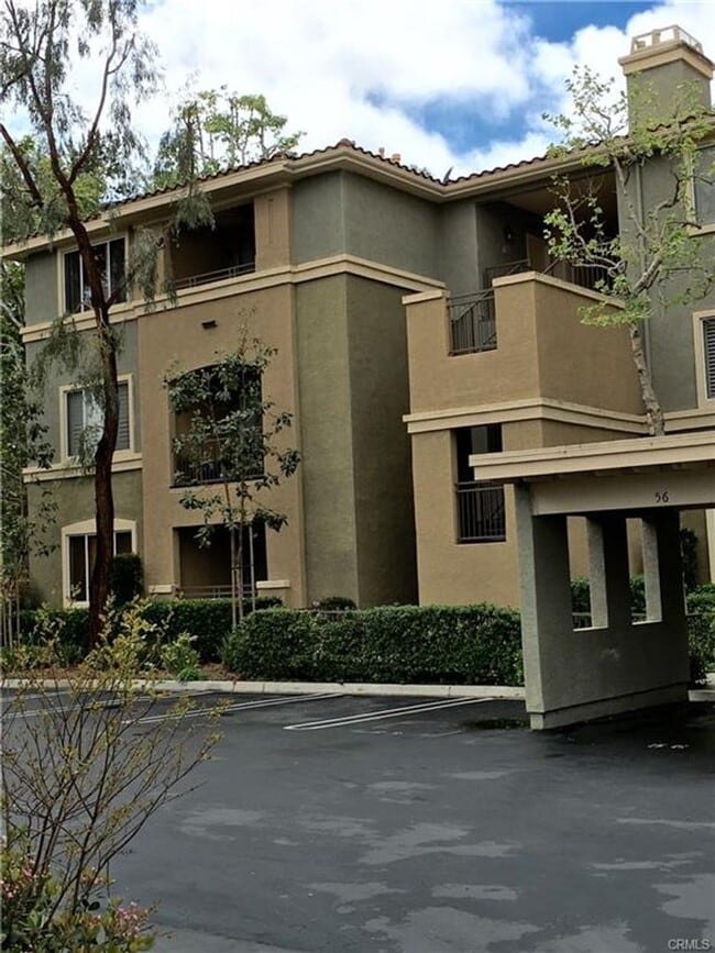 Building Photo - FURNISHED  1 bed/ 1 bath updated home in Aliso Viejo w/Fireplace