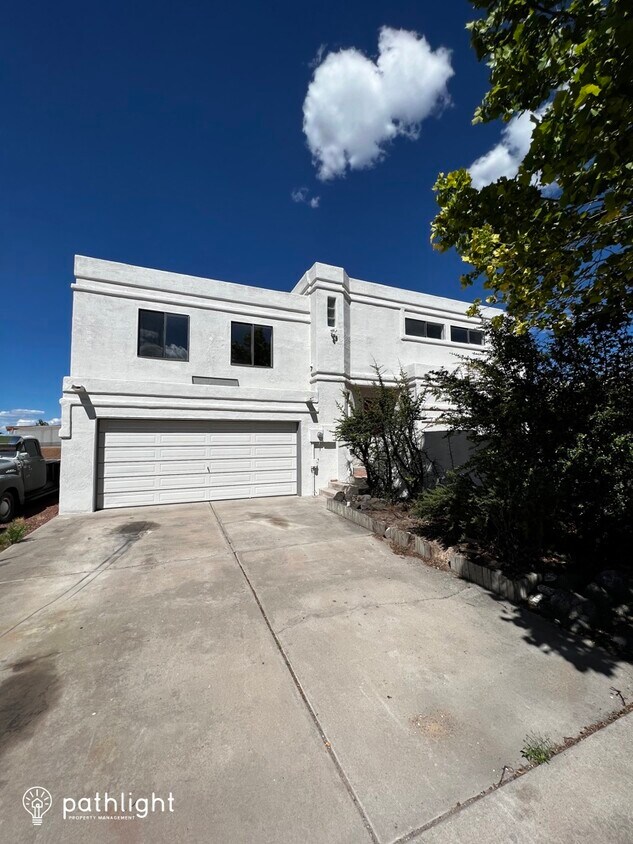 Primary Photo - 4924 Indigo Dr NW