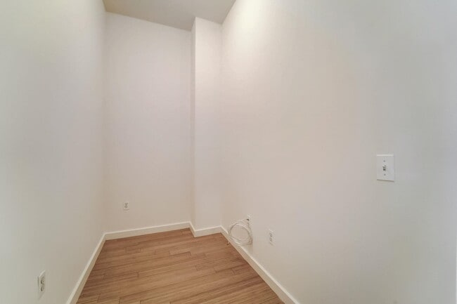 Building Photo - 234 10th St