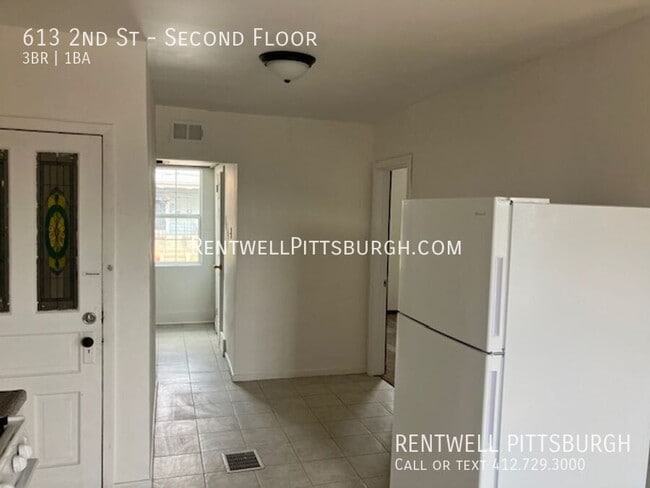 Building Photo - 613 2nd St