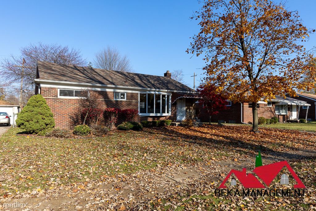 Primary Photo - 3 br, 1.5 bath House - 696 Harrington St