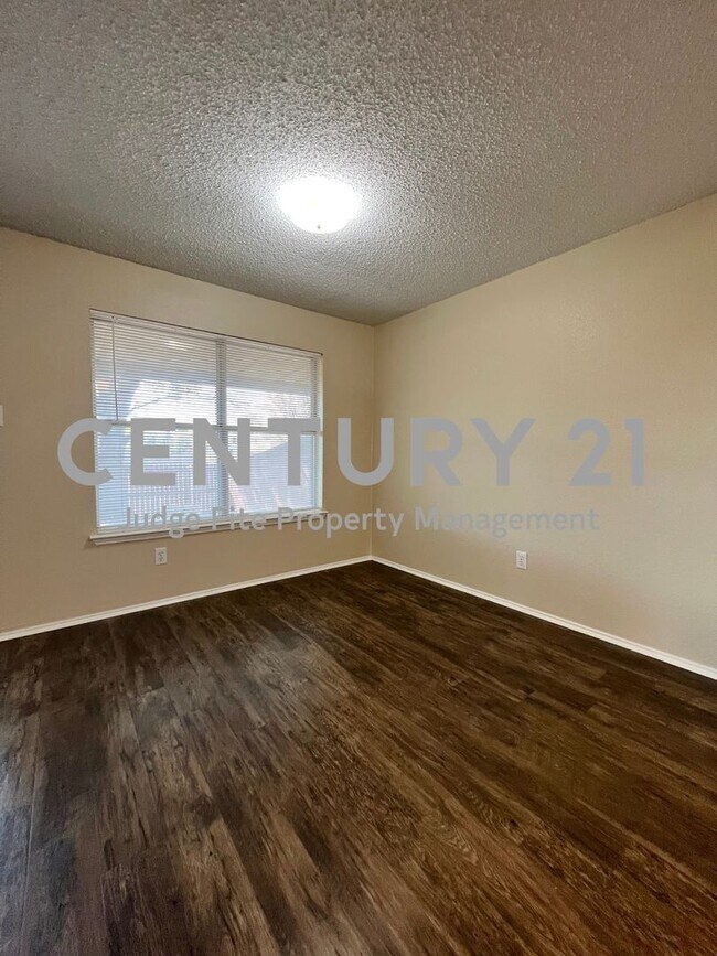 Foto del edificio - Charming Single-Story 3/2/2 in Crowley ISD For Rent!