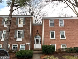 Building Photo - 876 Quince Orchard Blvd