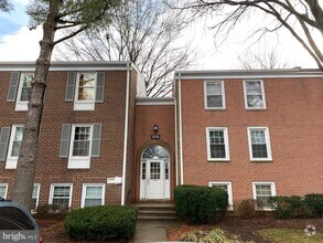 Building Photo - 876 Quince Orchard Blvd