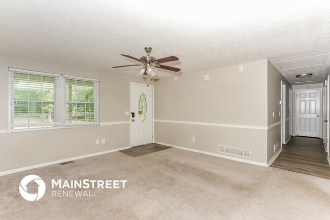 Building Photo - 5906 S Quail Dr