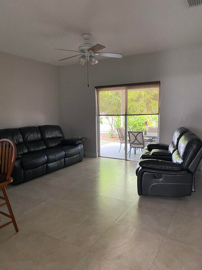 Foto del edificio - 16307 NW 91st Ave