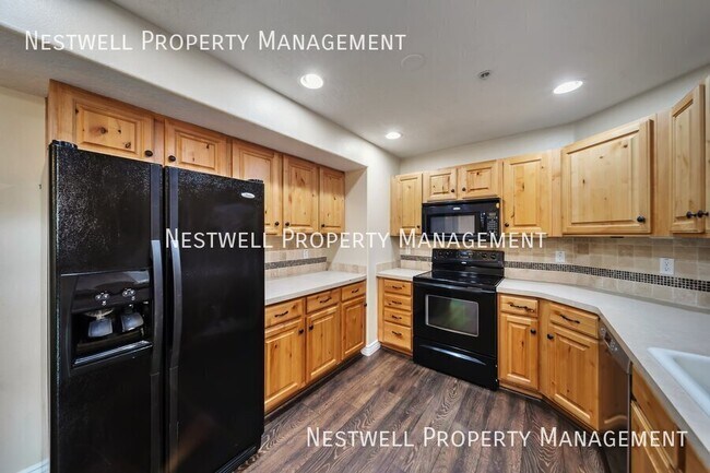 Building Photo - Charming Mid-Level Condo in Eagle Mountain