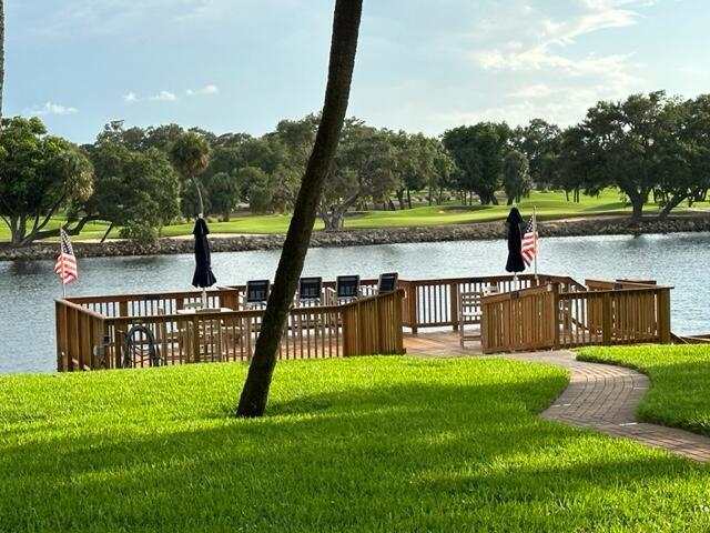 Foto del edificio - 304 Golfview Rd