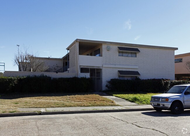 Building Photo - 9603 Kapri Ln