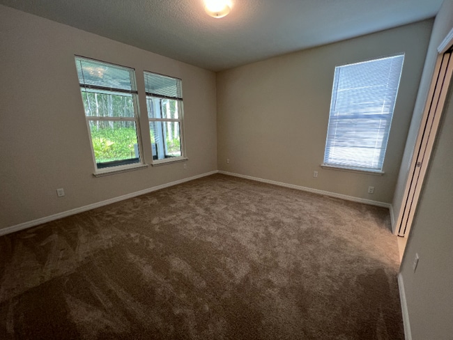 Foto del edificio - 91 Fairlake Cir