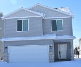 Building Photo - 433 E Foxtail Dr