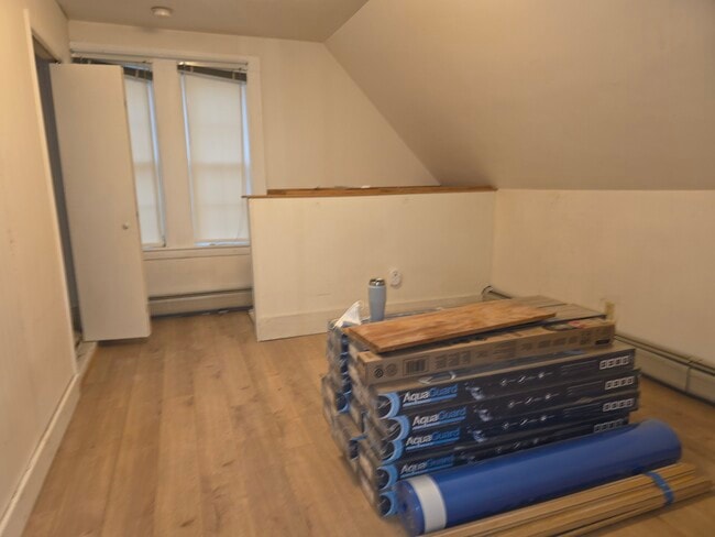 Building Photo - 139 Antrim St