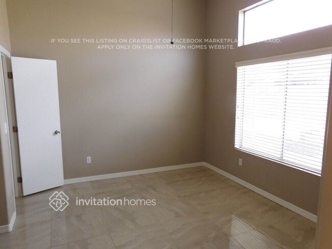 Building Photo - 836 E Morelos St