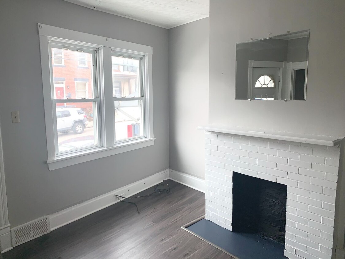 Foto principal - Beautifully Renovated 2 Bedroom home in Bl...