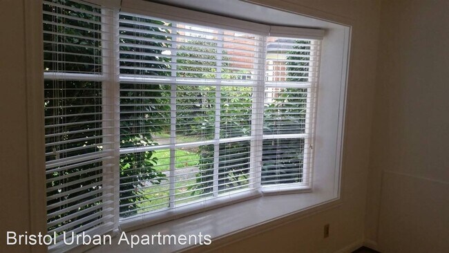 Foto del edificio - 7900 SW Brentwood St