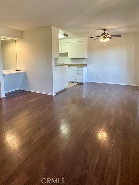 Foto del edificio - 5821 Sylmar Ave