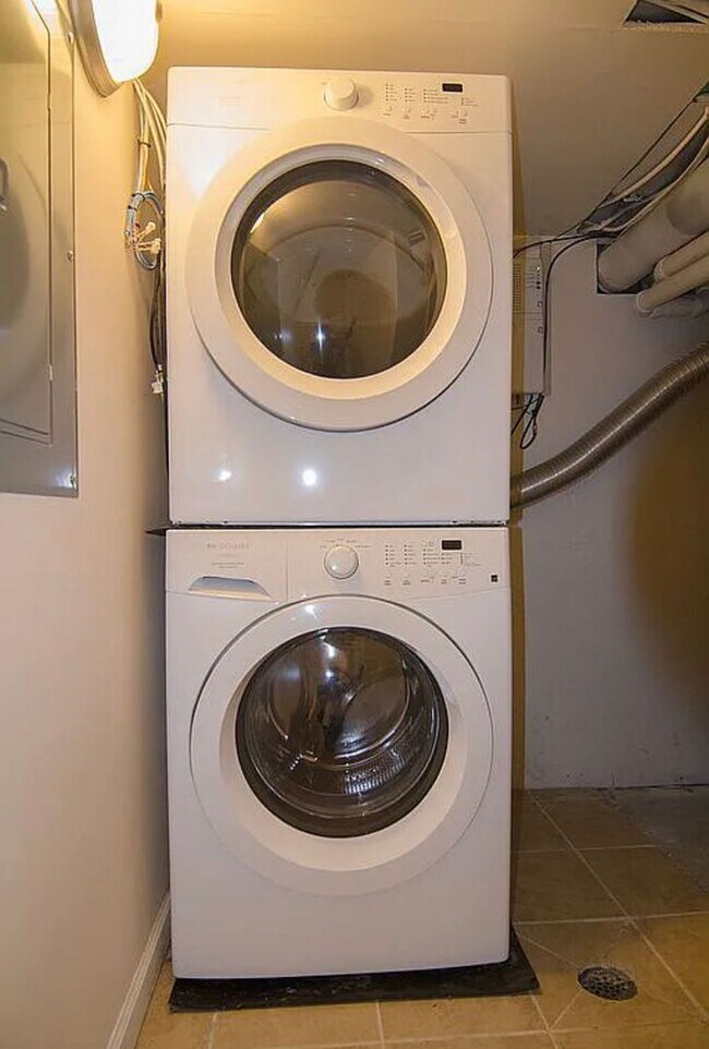 Foto del edificio - 45 Sterling St