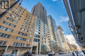 Building Photo - 40-2040 Nepean St