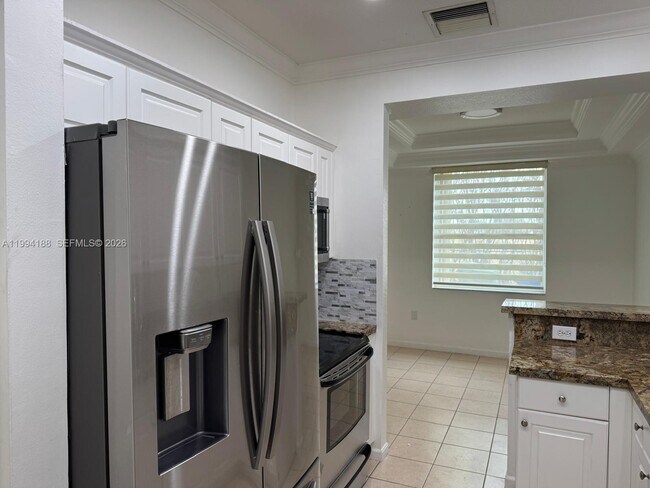 Foto del edificio - 650 NW 170th Terrace