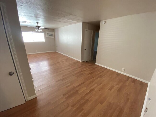 Foto del edificio - 502 W Alabama St