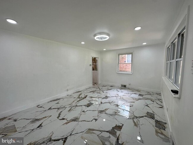 Foto del edificio - 682 Rennard St