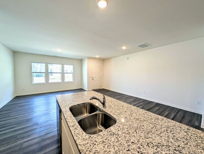 Building Photo - Tyler Gardens