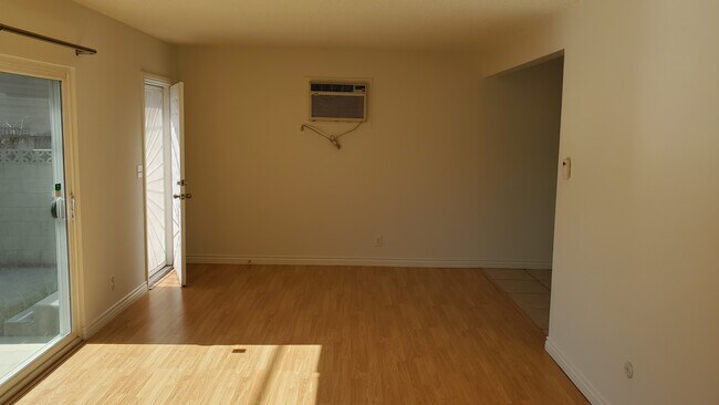 Living room - 1829 S Olive Ave