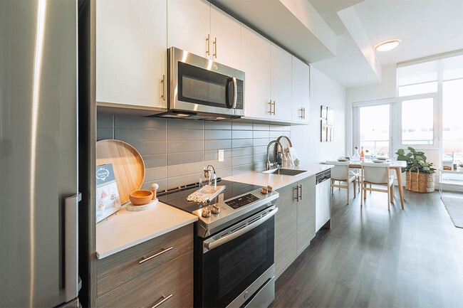 Building Photo - The MacLaren