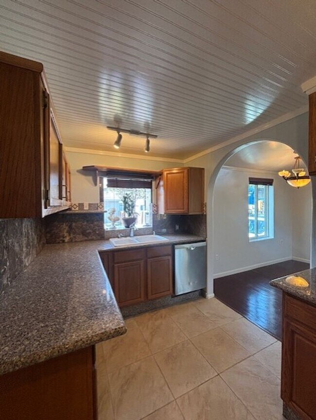 Foto del edificio - Oceano Gem! 2BR/2BA + Bonus Room, Private Patio & Extra Storage