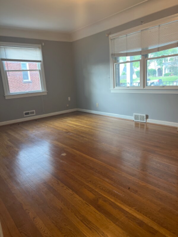 Foto del edificio - 3325 Mowbray Ln