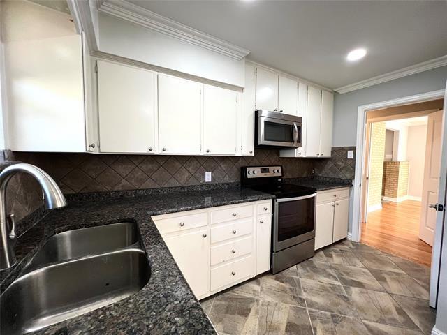 Building Photo - 9420 Green Terrace Dr