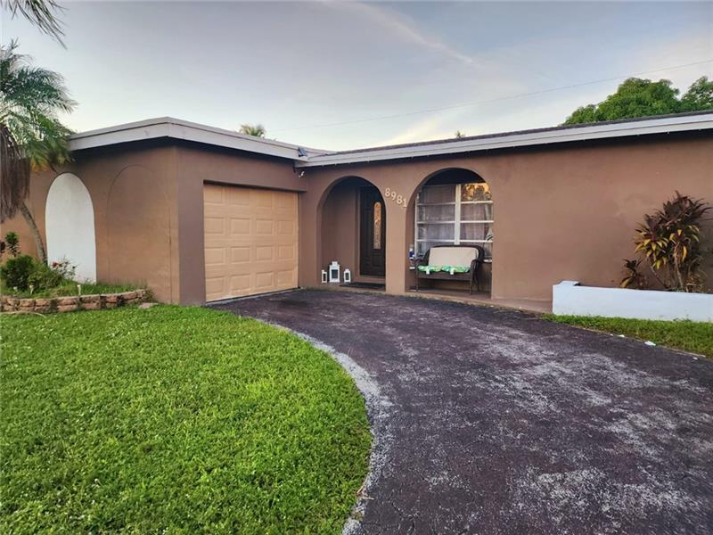 Foto principal - 8981 NW 24th Pl