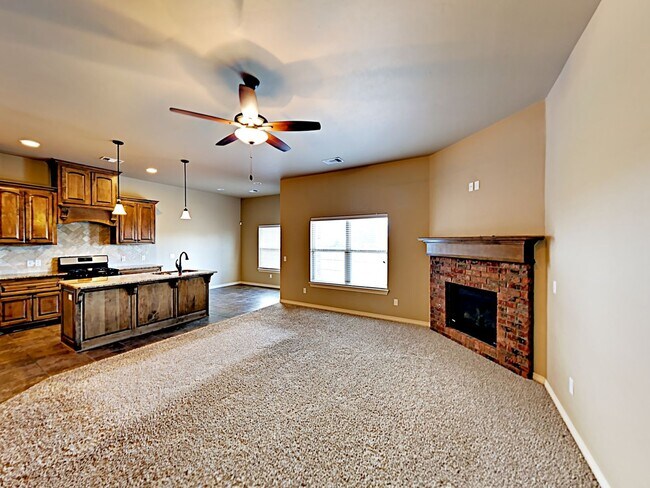Foto del edificio - Beautiful 3 Bedroom Home in Mustang School...