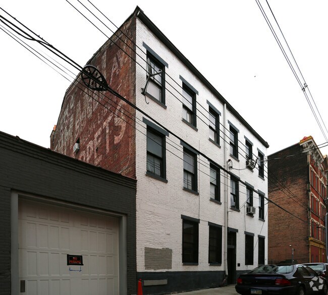 Foto del edificio - 1328-1330 Republic St