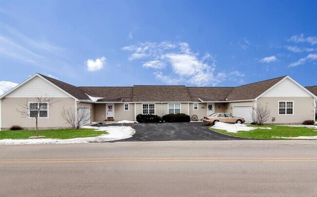 Building Photo - 1677 Chartwell Dr