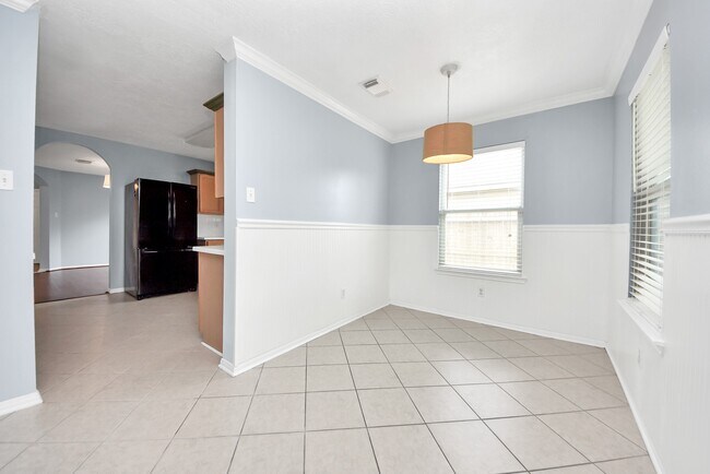 Foto del edificio - 7238 Foxshadows Ln
