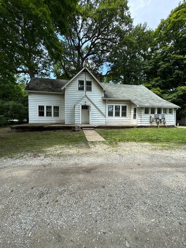 Building Photo - 2200 IN-26