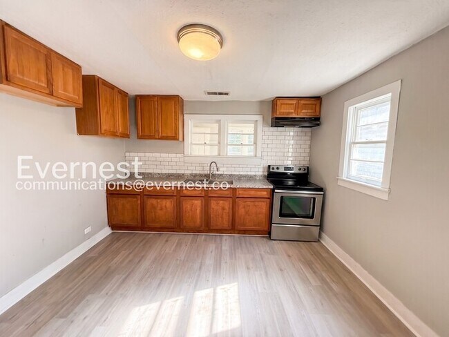 Foto del edificio - 1825 18th St Ensley