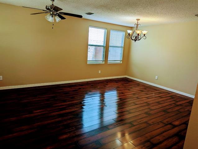 Foto del edificio - 1207 Summerdale Ln