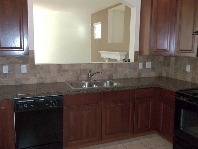 Foto del edificio - 2621 Rock Creek Dr