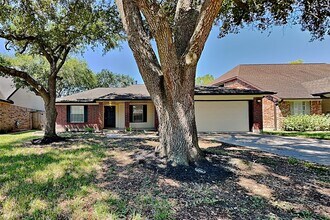 Building Photo - 2510 Foxden Dr