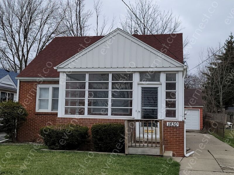Primary Photo - 1830 Giant St