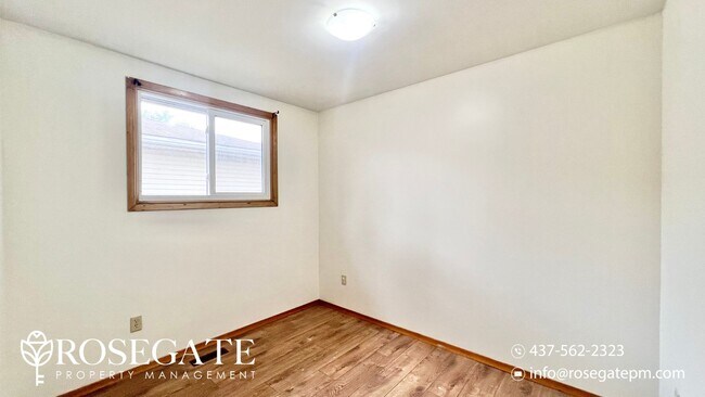 Building Photo - Bright & Spacious 3-Bedroom Main Floor Uni...