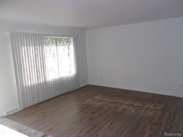 Foto del edificio - 2425 Dexter Rd