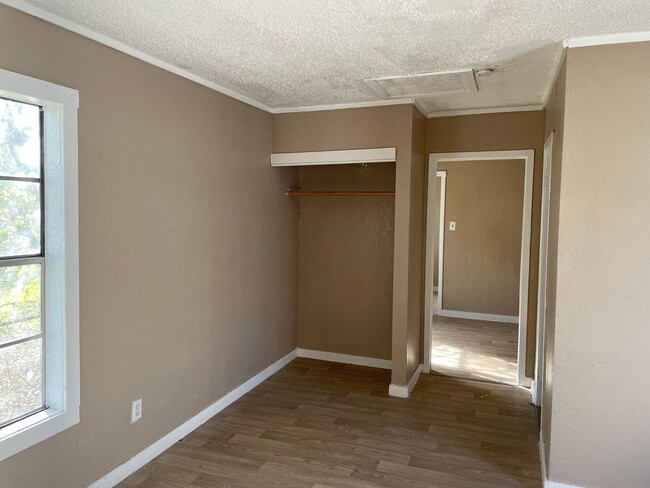 Foto del edificio - Move In Ready 2-Bedroom Home in Central City