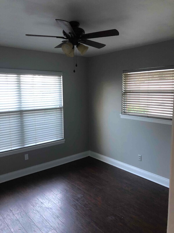 Foto del edificio - 1002 S Stratton St