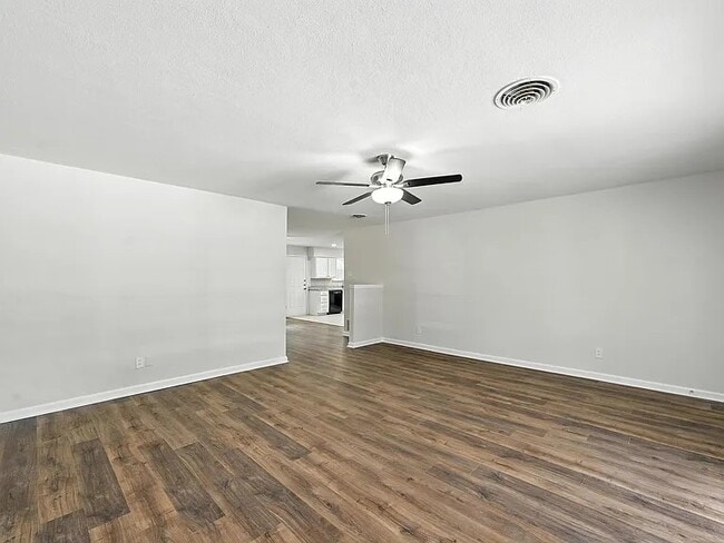 Building Photo - 117 Yorkshire Dr